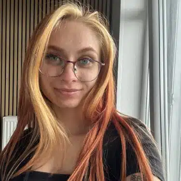 Jess OnlyFans Suomi – suloinen punahiuksinen opiskelijatyttö